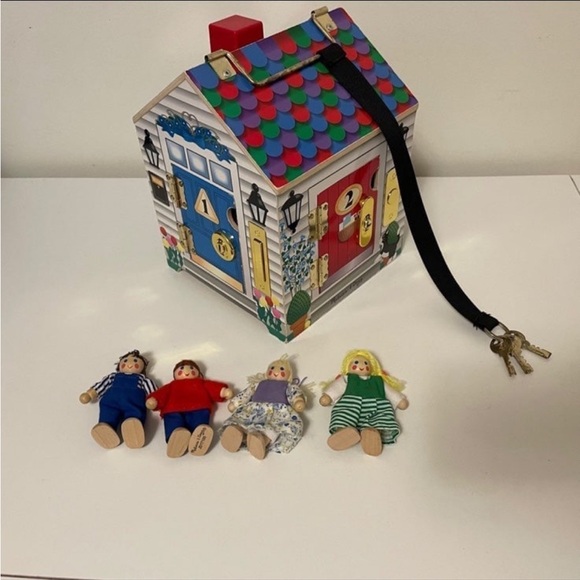 Melissa and Doug wooden doorbell key house complete playset - Picture 7 of 11
